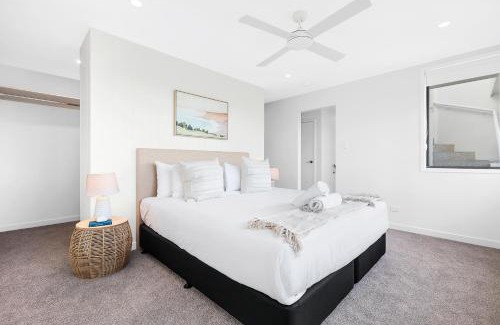 Gold Coast Villa | [NEW] 3BR Burleigh Beach Townhome with Private Rooftop!