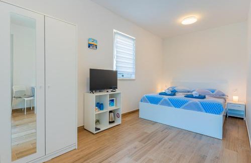 Cres House | New 4 star Room M&A in town Cres