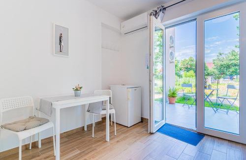 Cres House | New 4 star Room M&A in town Cres
