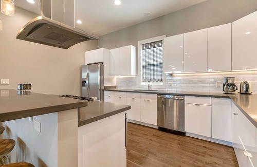 Mid-City Condo | New 4BR Townhouse in Bienville Villas
