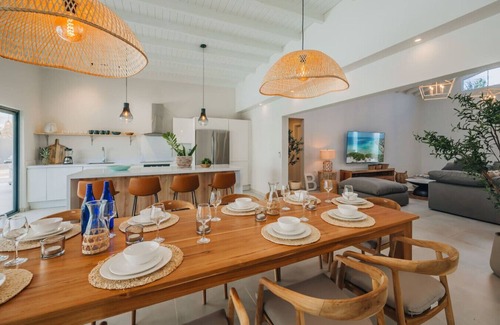 Pos Chiquito House | NEW 6 Bed 6 Bath Pool - Bocobay Mangel Beach House