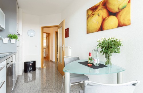 Andreasvorstadt Apartment | New apartment overlooking the citadel Petersberg