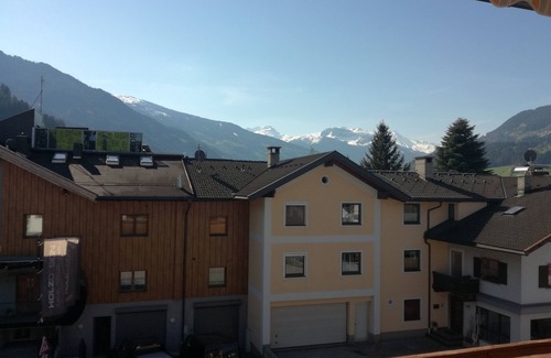 Stumm Apartment | New apartments in a central location with panoramic views and parking.