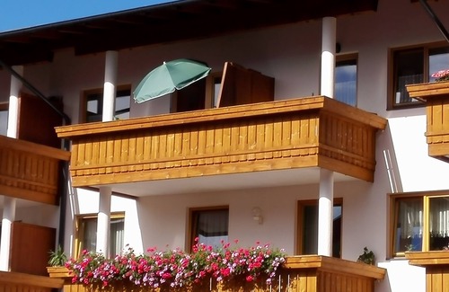 Stumm Apartment | New apartments in a central location with panoramic views and parking.