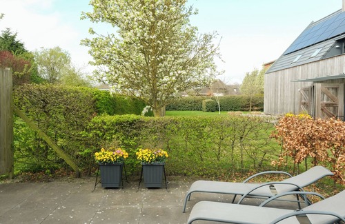 Oostkapelle Apartment | New, attractive and spacious apartment with comfort, within walking distance of the forest/beach.