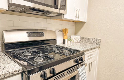 Alpharetta Apartment | New Bright 1BR Apartment near the Avalon