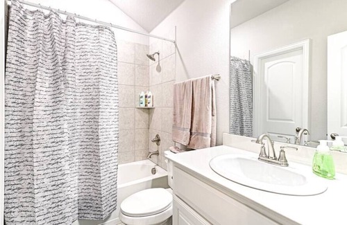 Greenville House | ✨ NEW BUILD 4BD 2BA Cheerful Bright Home! 🆕