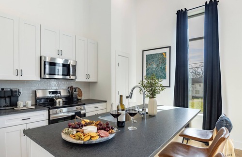 Nashville House | New Build Condo Walk to Dining, Nightlife & Music Near Midtown | The Heights