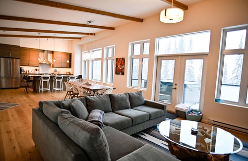 Golden House | New built, modern ski-in/ski-out home with great views of Columbia River Valley