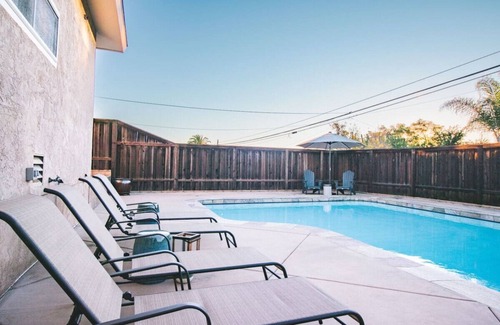 Bay Park House | NEW - Central coastal home - Ocean views and pool