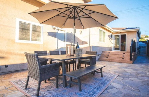 Bay Park House | NEW - Central coastal home - Ocean views and pool