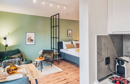 Friedrichstadt Apartment | NEW/Central/WIFI/Parking/Kitchen/Netflix/Smart TV