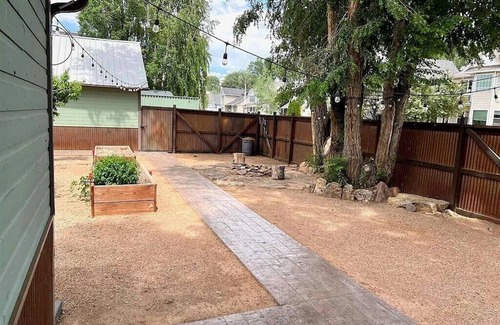 Montrose Cottage | NEW! Charming 2-3 bedroom cottage with AC in the heart of Montrose.