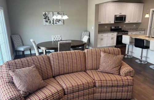 Channahon House | New Construction, Full High-end Duplex 3 bd 2.5 Ba