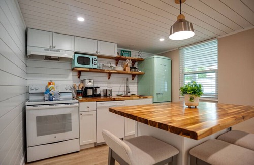Folly Field Cottage | New Cottage: 4th row & fully fenced back yard!