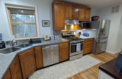 Trenton Cottage | NEW! Cozy 4-bedroom bayside cottage near Acadia - WIFI, AC, and gorgeous views
