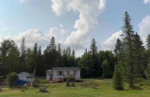 Trent Lakes Cottage | New Cozy and Private Cottage - Trent Lakes.