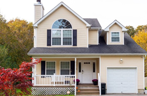 Mastic Beach House | New! Cozy & Classic Mastic Beach Retreat