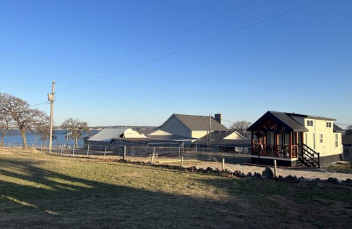 Kingston Cottage | New Cozy Cottage on Lake Texoma