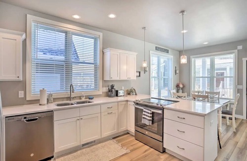 Spearfish House | NEW! Cozy & Modern Spearfish Home Near Downtown!