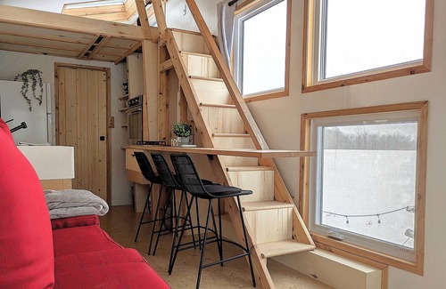 Bradford West Gwillimbury Cottage | NEW Cozy Tiny House Retreat in Tranquility - 1 hour north of Toronto