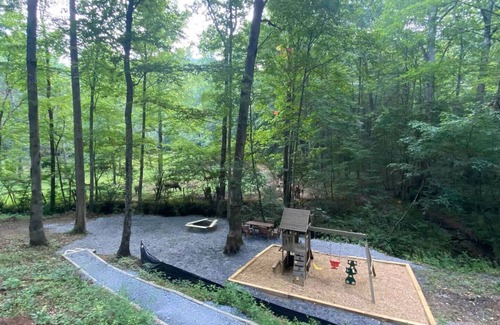 Hiawassee Cabin | NEW! Creekside Cabin w/new hot tub & firepit!