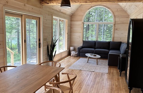 Ellsworth Cabin | NEW custom cabin on private cove! Gateway to Acadia! 3 acres! Family friendly!