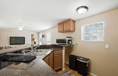 Mesilla Park House | NEW! Desert Haven Cozy 2-Bedroom Mobile Home Near NMSU ~ RA502259