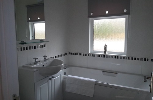 Auchterarder Cabin | New double size lodge central Scotland. Near Gleneagles and Perth.