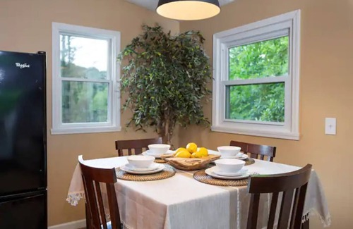 Perrysville Cottage | NEW Enchanting Mohican Getaway w/Poker&Pool Table