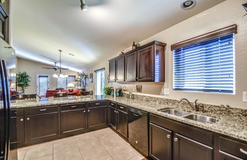 Sundance House | NEW! Executive Bungalow in West Valley Sleeps 8, weekly/monthly rates available