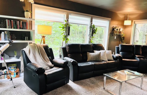 Hubertus House | NEW! Experience the Serene & Unique Blue Tree House – Hike, Relax & Lake Nearby