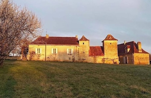 Coux-et-Bigaroque-Mouzens House | New for 2025. 17C Stone Farm. 4 Bedroom large private pool set in 11 acres.