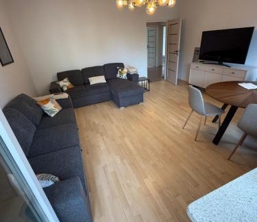 Ursynow Apartment | New Family KEN Apartment 80m2, metro Stoklosy