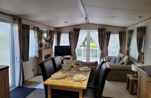 New Forest District Other | New Forest 2-Bed Premium Holiday Home, Hoburne Bashley Holiday Park,New Milton, Park Leisure Pass at an additonal cost