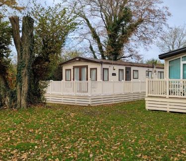 New Forest District Other | New Forest 2-Bed Premium Holiday Home, Hoburne Bashley Holiday Park,New Milton, Park Leisure Pass at an additonal cost
