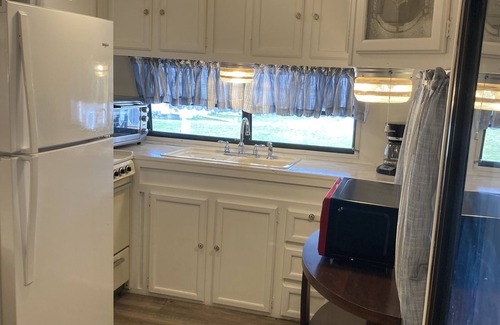 Iona House | NEW! Fort Myers beach RV Resort 2 bedroom 1 bat