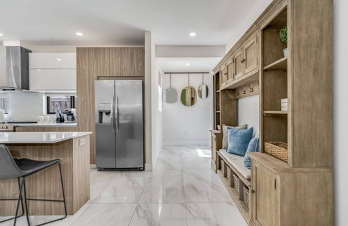Croissant Park House | NEW! Fox Sonata Downtown Pool House
