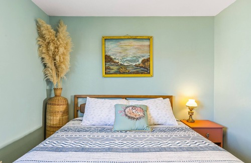 Grayland Cottage | NEW: Get Away to the Ocean at Breakwater Inn & Cottages