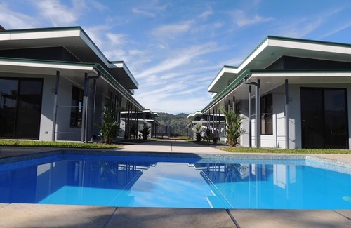 San Isidro de El General House | New Home with A/C | Wi-Fi | W&D | Smart TV | Full Kitchen | Pool | Free Parking