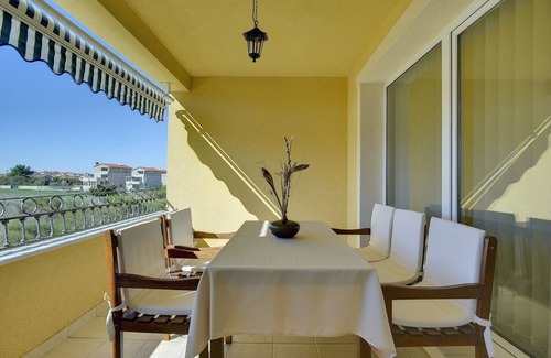 Valdebek Apartment | New holiday flat with parking, climate in a quiet area of Pula