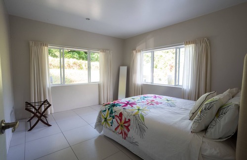 Ngatangiia House | New Holiday Home Only Minutes Away From Muri Beach