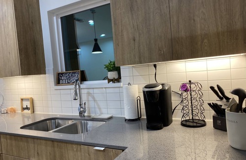 Bonanza House | New Home 2 mins to Doctors Hospital