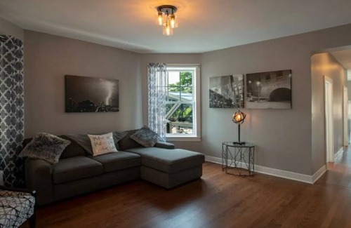 Wrigleyville House | New home w/view & party deck - 2nd Floor