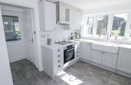 Weston under Wetherley Cottage | NEW HOUSE FARM, pet friendly, character holiday cottage in Cubbington