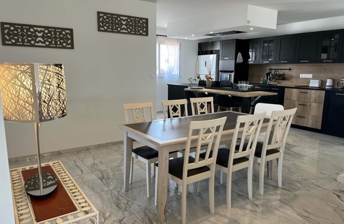 Fresnes Bed & Breakfast | New house~ Zoo et Châteaux 3 stars 11 pers