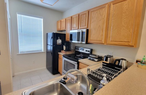 Gainesville Condo | New In-City Comfort: Condo Getaway 2-bed, 2-bath