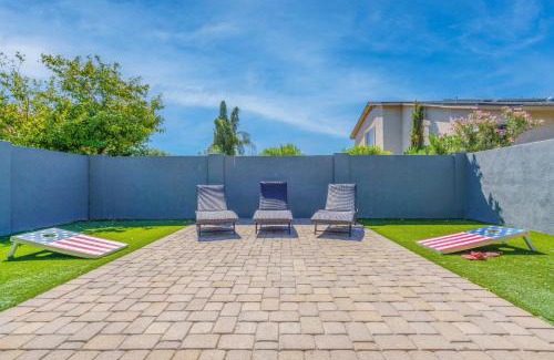 Glendale House | New king Beds Pool Hot Tub Outdoor Fireplace