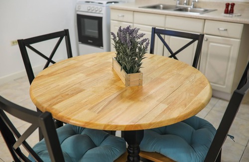 Kingston Apartment | New Kingston's Deluxe Apartment