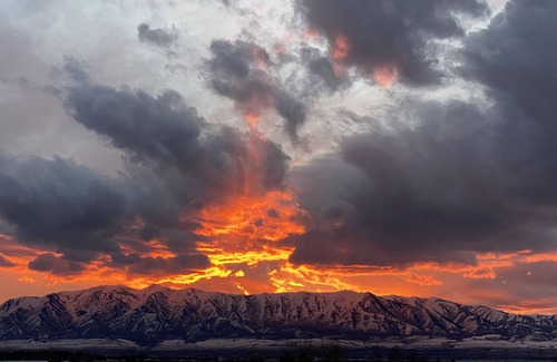 North Logan House | NEW LISTING! Entire Beautiful Mountain Home (3,300+ SQFT) with incredible views